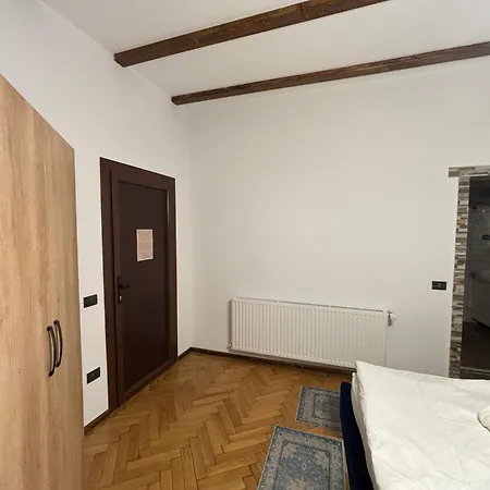 Kromatic 5 Boutique - Old Town Center Apartahotel