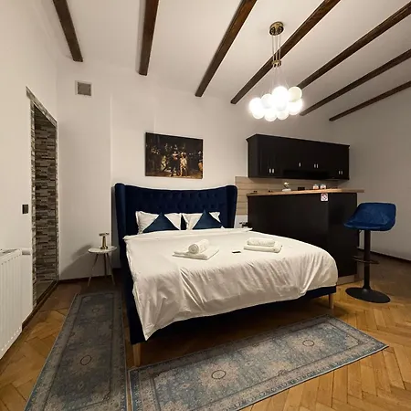 Kromatic 5 Boutique - Old Town Center 3* Brasov