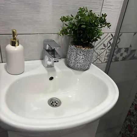 Aparthotel Kromatic 5 Boutique - Old Town Center Brasov