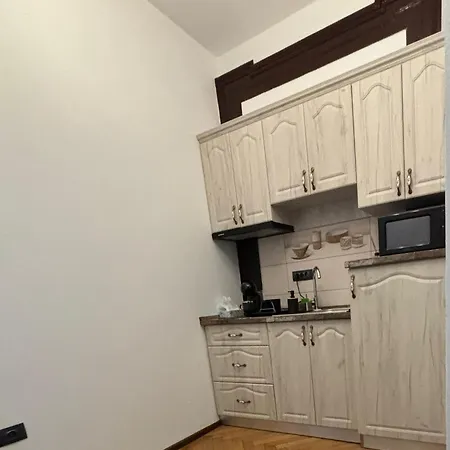 Kromatic 5 Boutique - Old Town Center Apartahotel