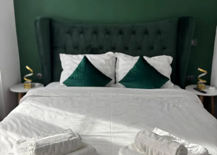 Kromatic 5 Boutique - Old Town Center Aparthotel Braşov