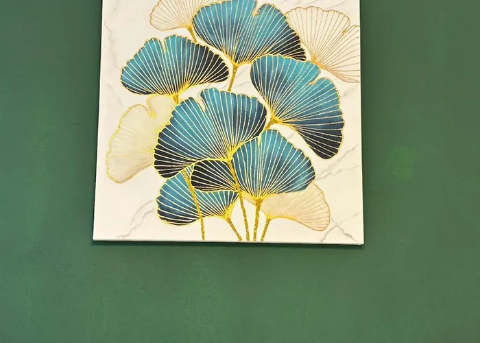 Kromatic 5 Boutique - Old Town Center Aparthotel