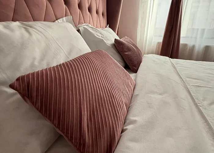 Aparthotel Kromatic 5 Boutique - Old Town Center 3*