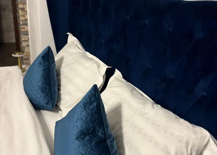 Kromatic 5 Boutique - Old Town Center Braşov