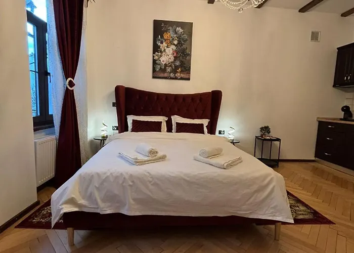 Kromatic 5 Boutique - Old Town Center Apartahotel