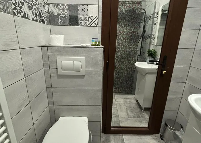 Kromatic 5 Boutique - Old Town Center Aparthotel Braşov