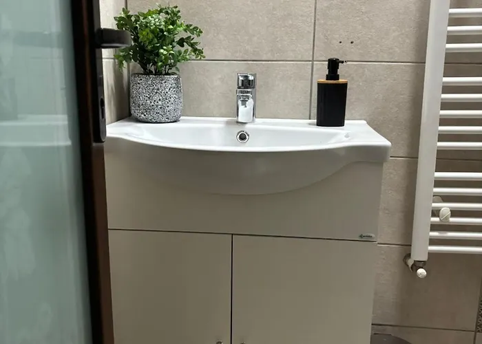 Kromatic 5 Boutique - Old Town Center Apartahotel Braşov