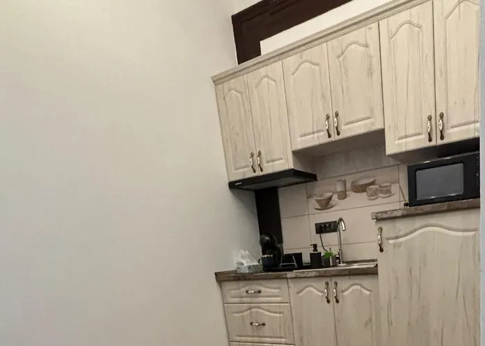 Kromatic 5 Boutique - Old Town Center Aparthotel